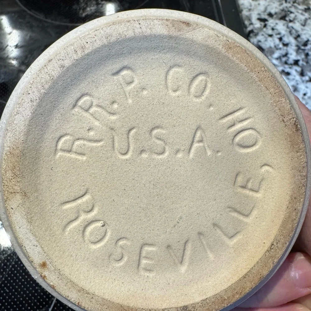 Handcrafted R.R.P. Co. Ceramic‎ Jar, cats